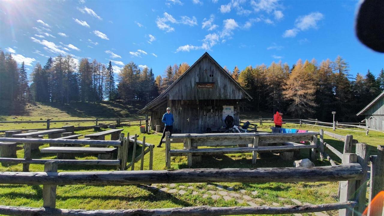 Apartments Tourist Farm Storman With Ev Ch-Station Tržič Εξωτερικό φωτογραφία